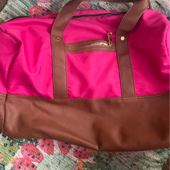 Steve Madden Madden Girl Large Weekender Duffle Bag. Mint Condition - Picture 3 of 11